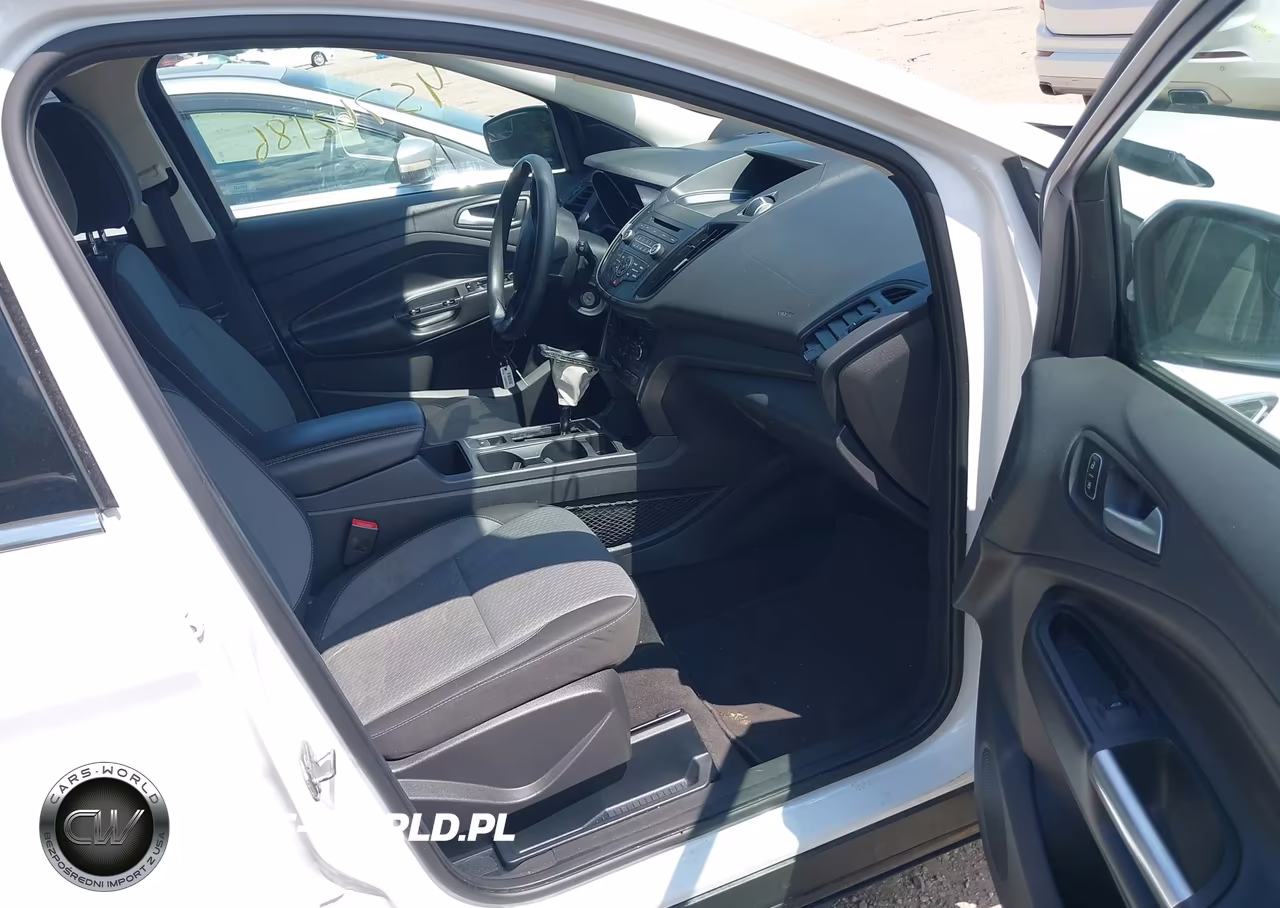 2017 Ford Escape Se VIN:1FMCU0GD3HUB23947 - 5