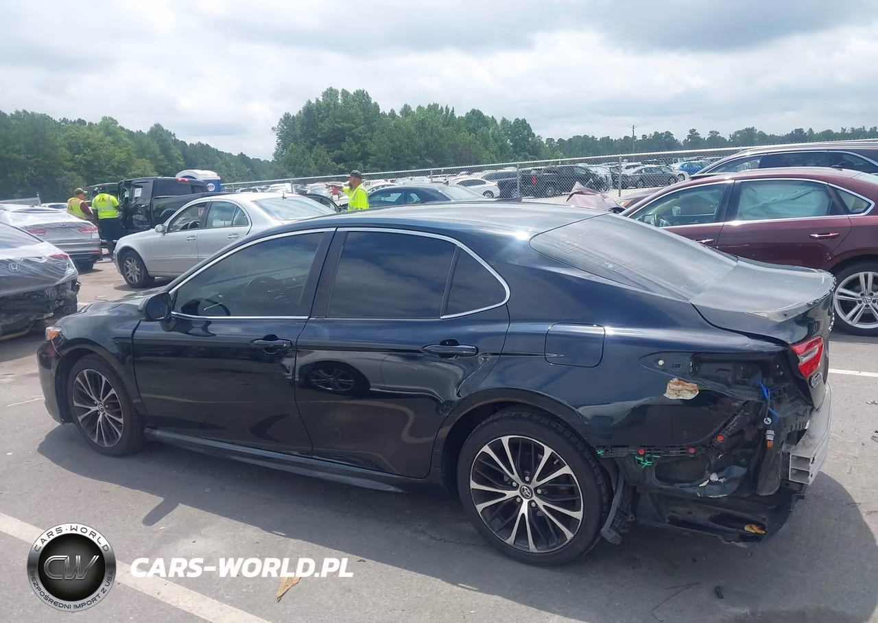 2018 Toyota Camry Se VIN:4T1B11HK3JU571425 - 15