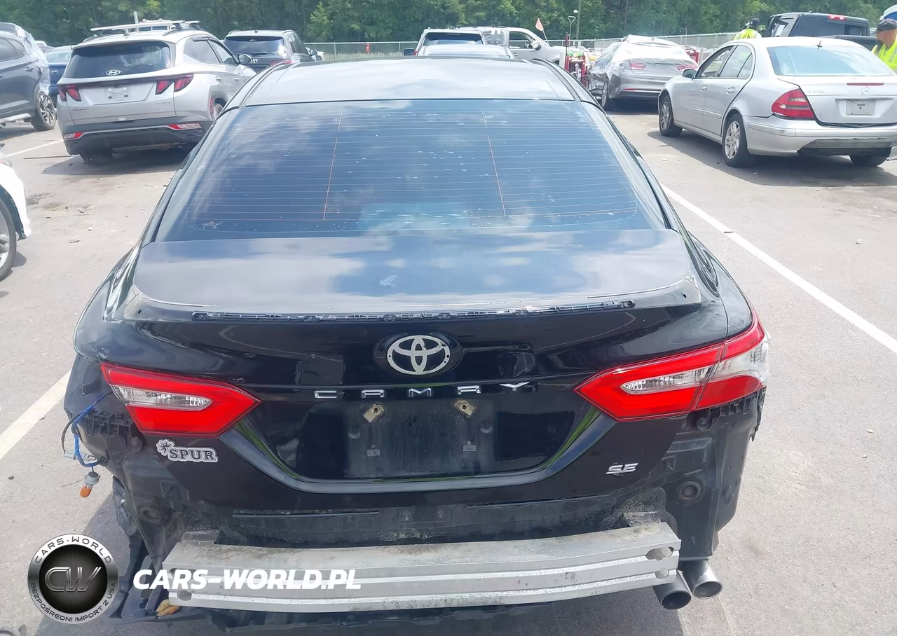2018 Toyota Camry Se VIN:4T1B11HK3JU571425 - 17