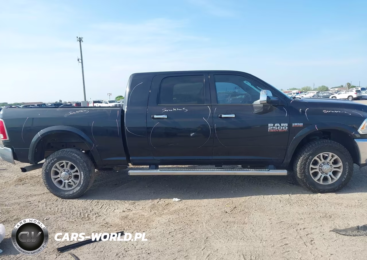 2015 Ram 2500 Laramie VIN:3C6UR5NJ2FG694174 - 14
