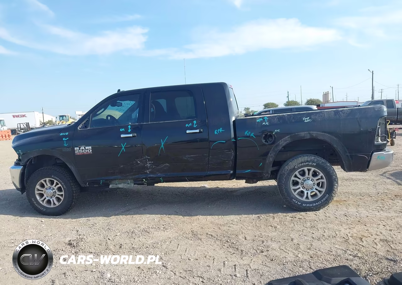 2015 Ram 2500 Laramie VIN:3C6UR5NJ2FG694174 - 15