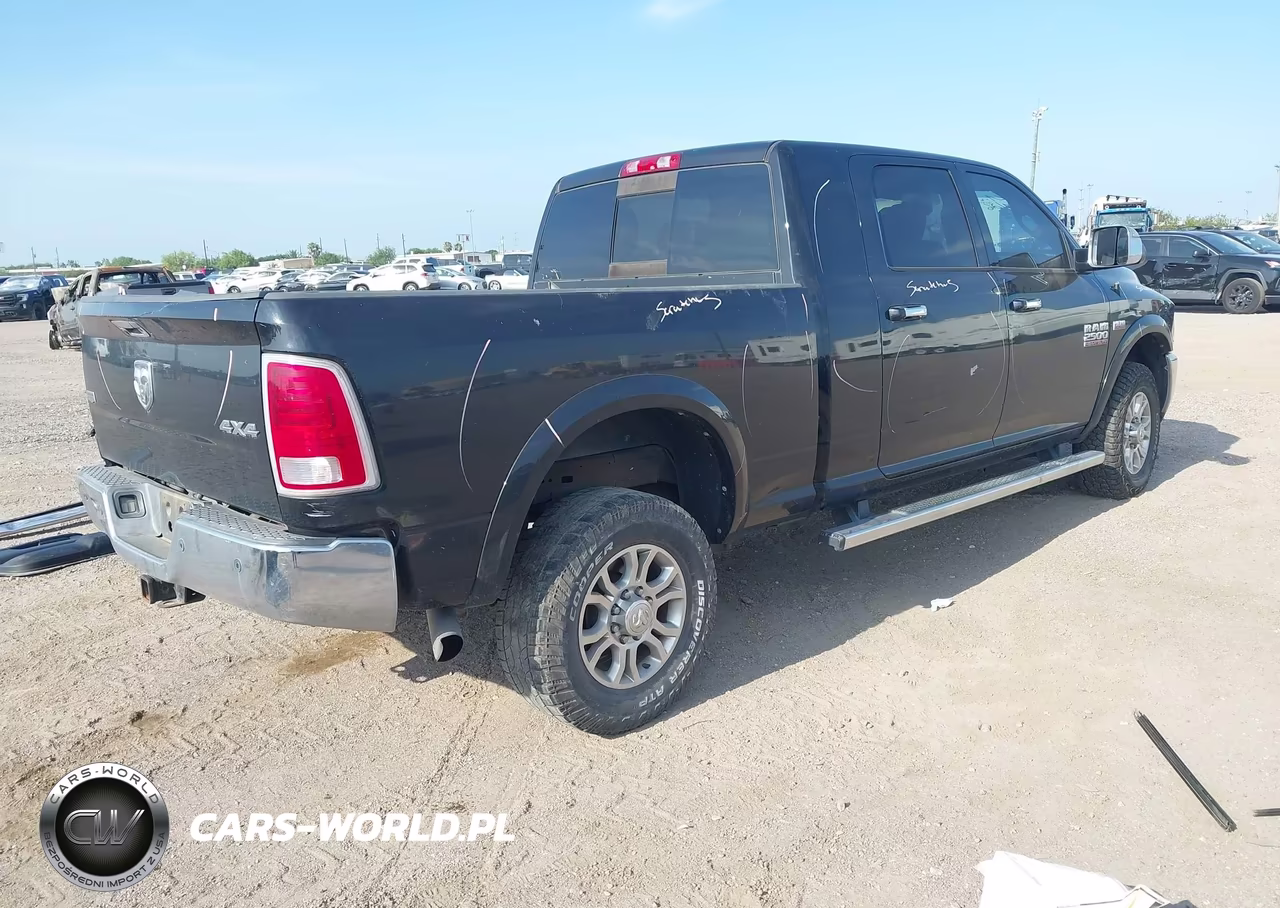 2015 Ram 2500 Laramie VIN:3C6UR5NJ2FG694174 - 4