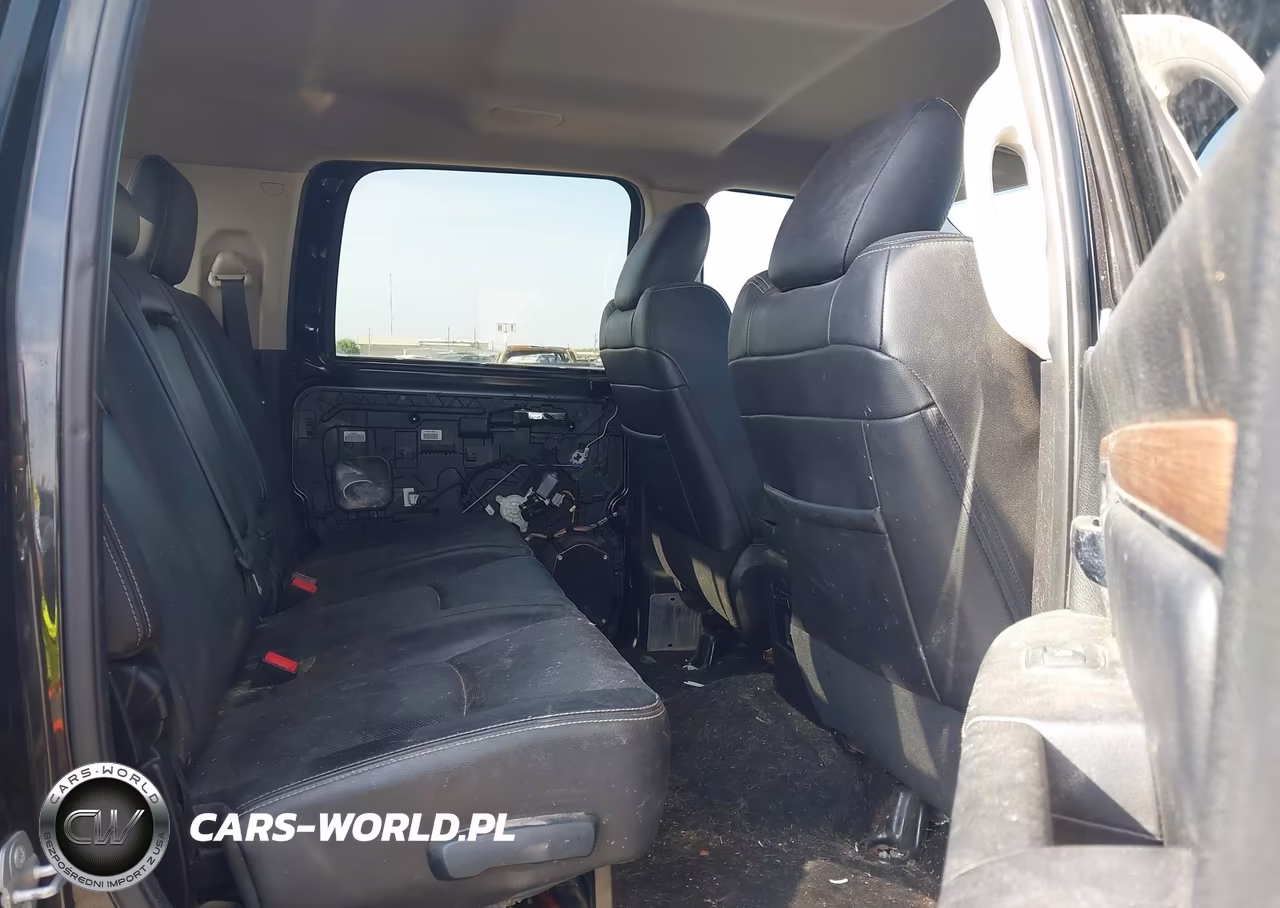 2015 Ram 2500 Laramie VIN:3C6UR5NJ2FG694174 - 8