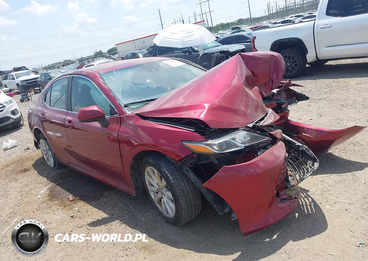2020 Toyota Camry Le VIN:4T1C11AK8LU507639 - 1