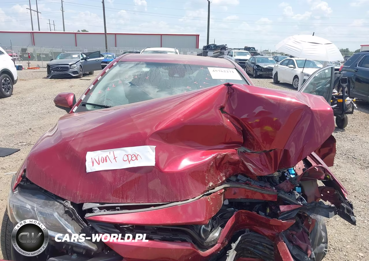 2020 Toyota Camry Le VIN:4T1C11AK8LU507639 - 10