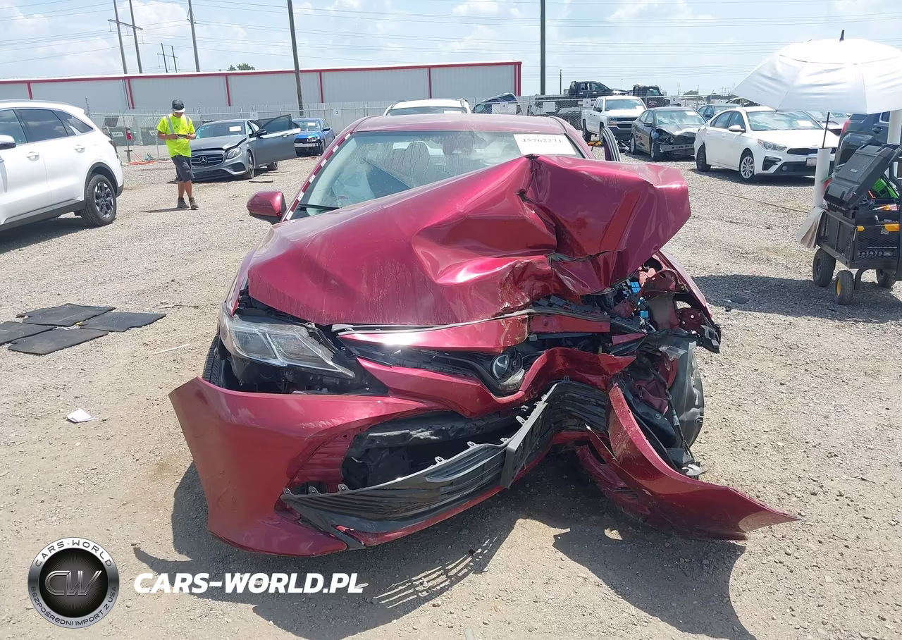 2020 Toyota Camry Le VIN:4T1C11AK8LU507639 - 13