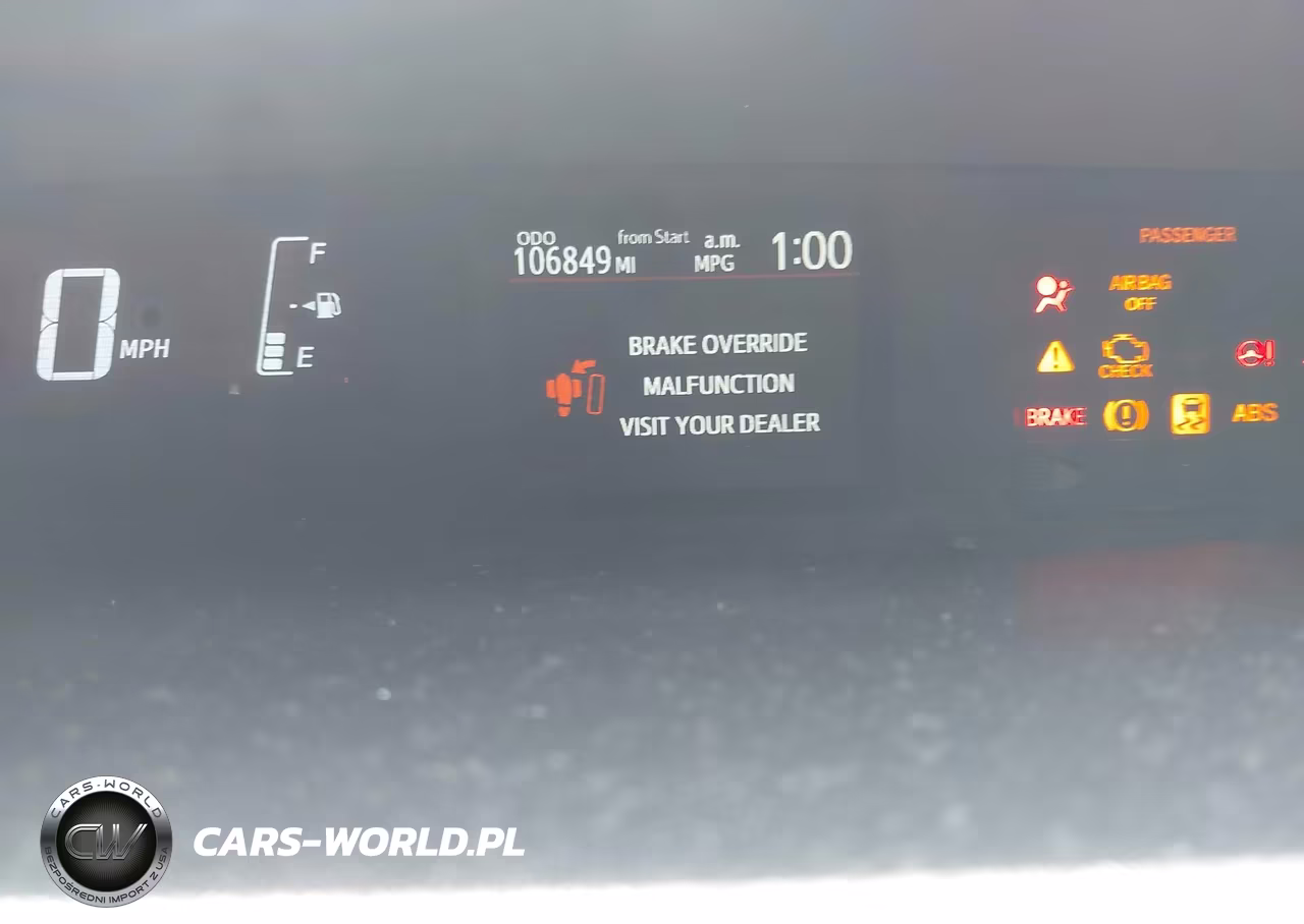 2015 Toyota Prius C Two VIN:JTDKDTB3XF1102592 - 15