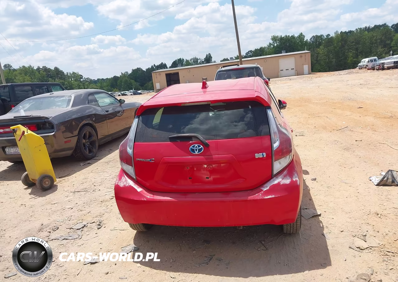 2015 Toyota Prius C Two VIN:JTDKDTB3XF1102592 - 16