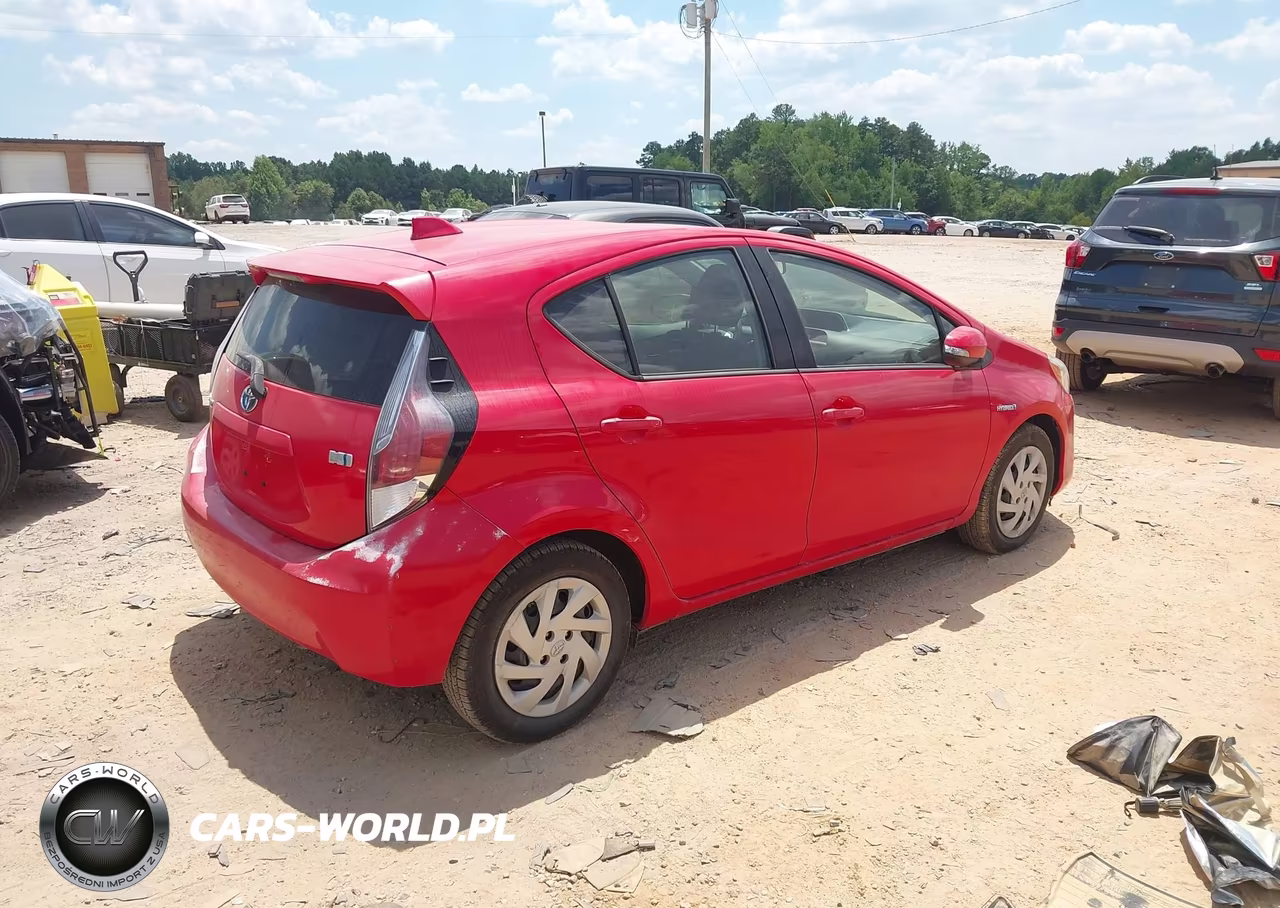 2015 Toyota Prius C Two VIN:JTDKDTB3XF1102592 - 4