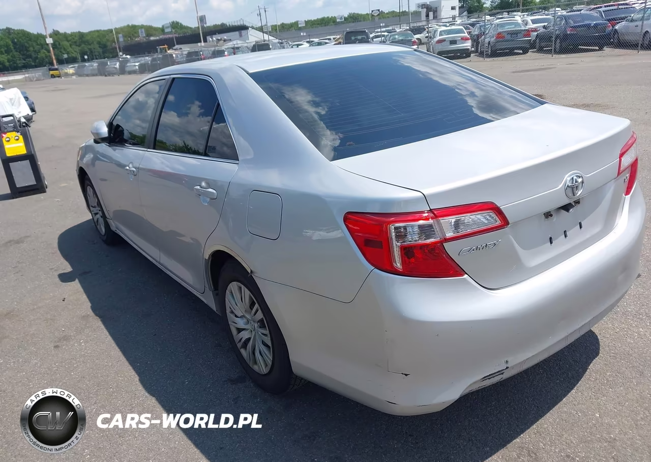 2012 Toyota Camry Le VIN:4T1BF1FK3CU024422 - 14