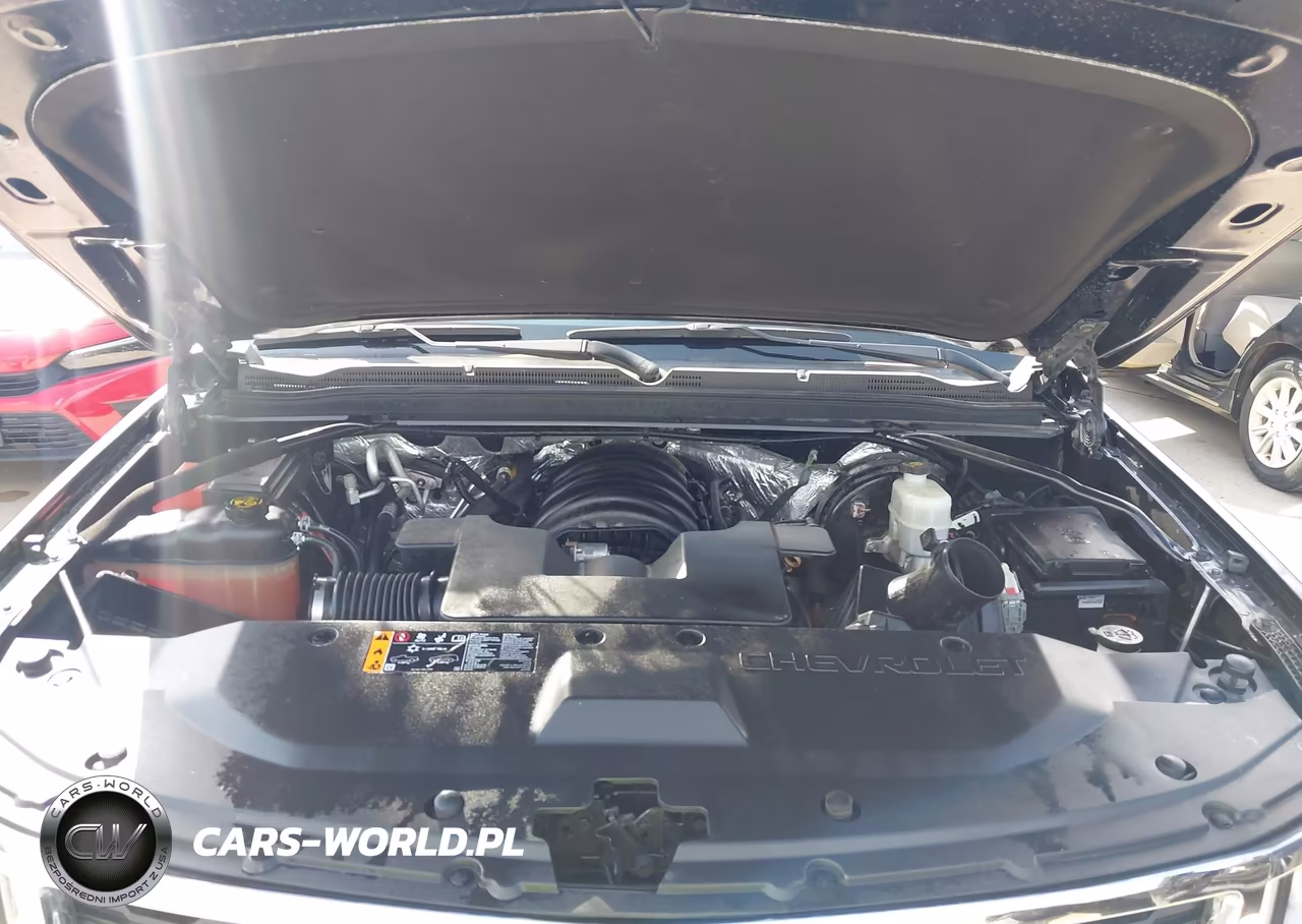 2018 Chevrolet Suburban Premier VIN:1GNSKJKC5JR251150 - 10