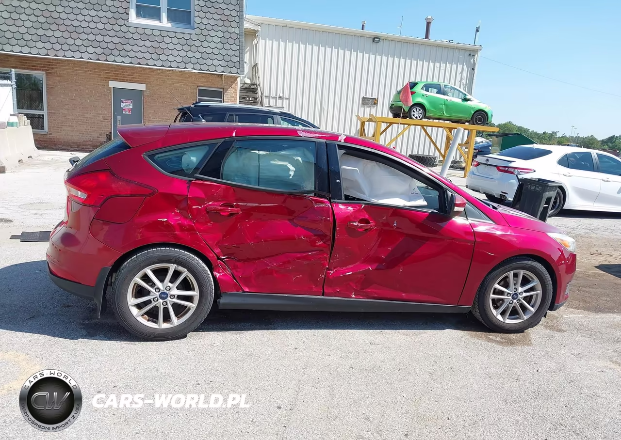 2016 Ford Focus Se VIN:1FADP3K28GL274882 - 13
