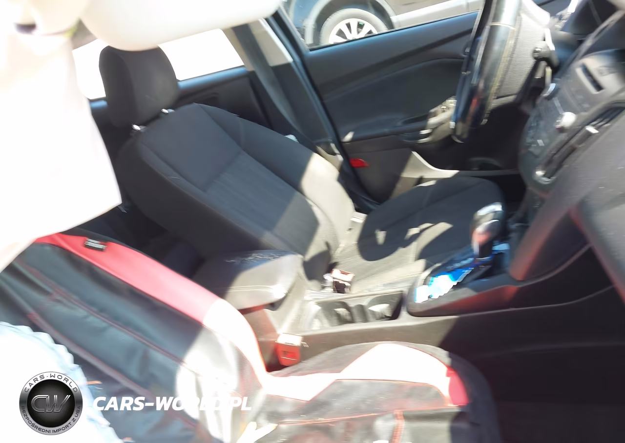 2016 Ford Focus Se VIN:1FADP3K28GL274882 - 5