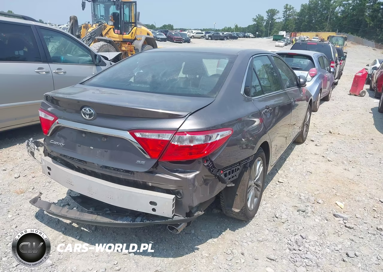 2017 Toyota Camry Se VIN:4T1BF1FKXHU387842 - 4