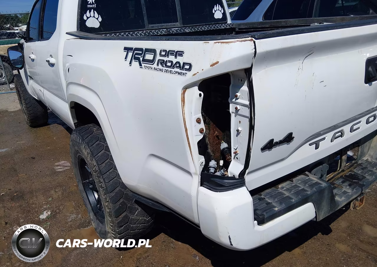 2017 Toyota Tacoma Sr V6 VIN:3TMCZ5AN1HM080573 - 18
