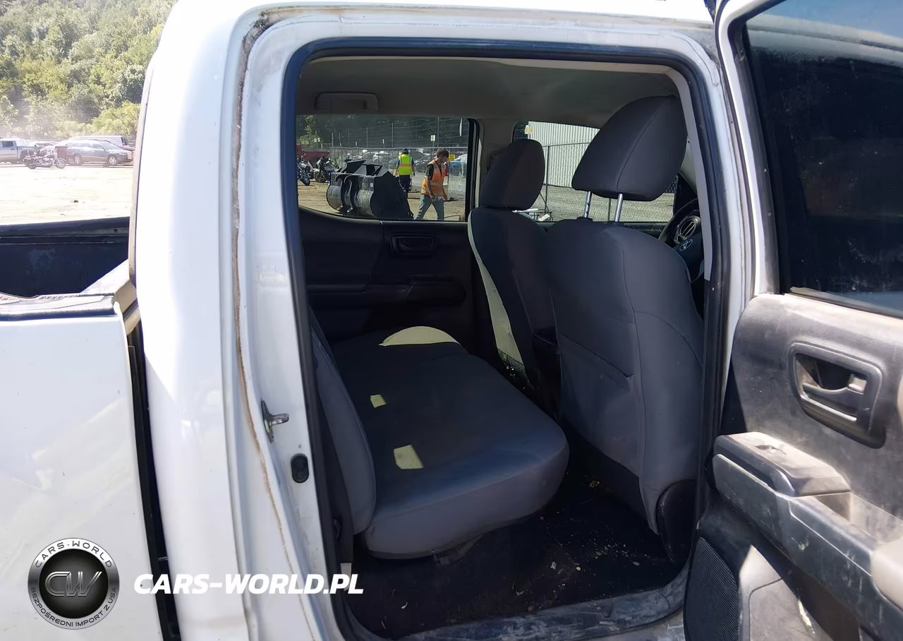 2017 Toyota Tacoma Sr V6 VIN:3TMCZ5AN1HM080573 - 8