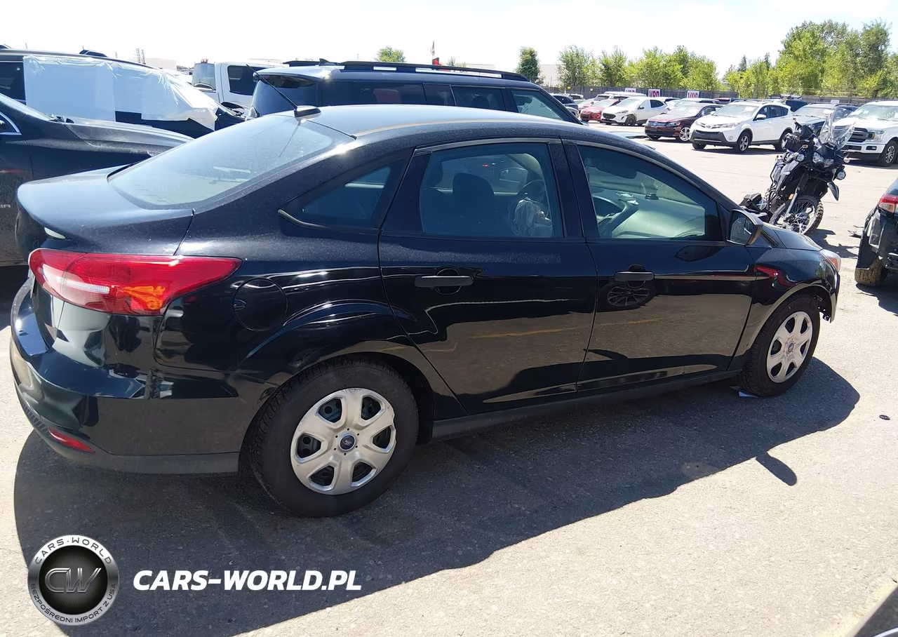 2018 Ford Focus S VIN:1FADP3E20JL204747 - 13