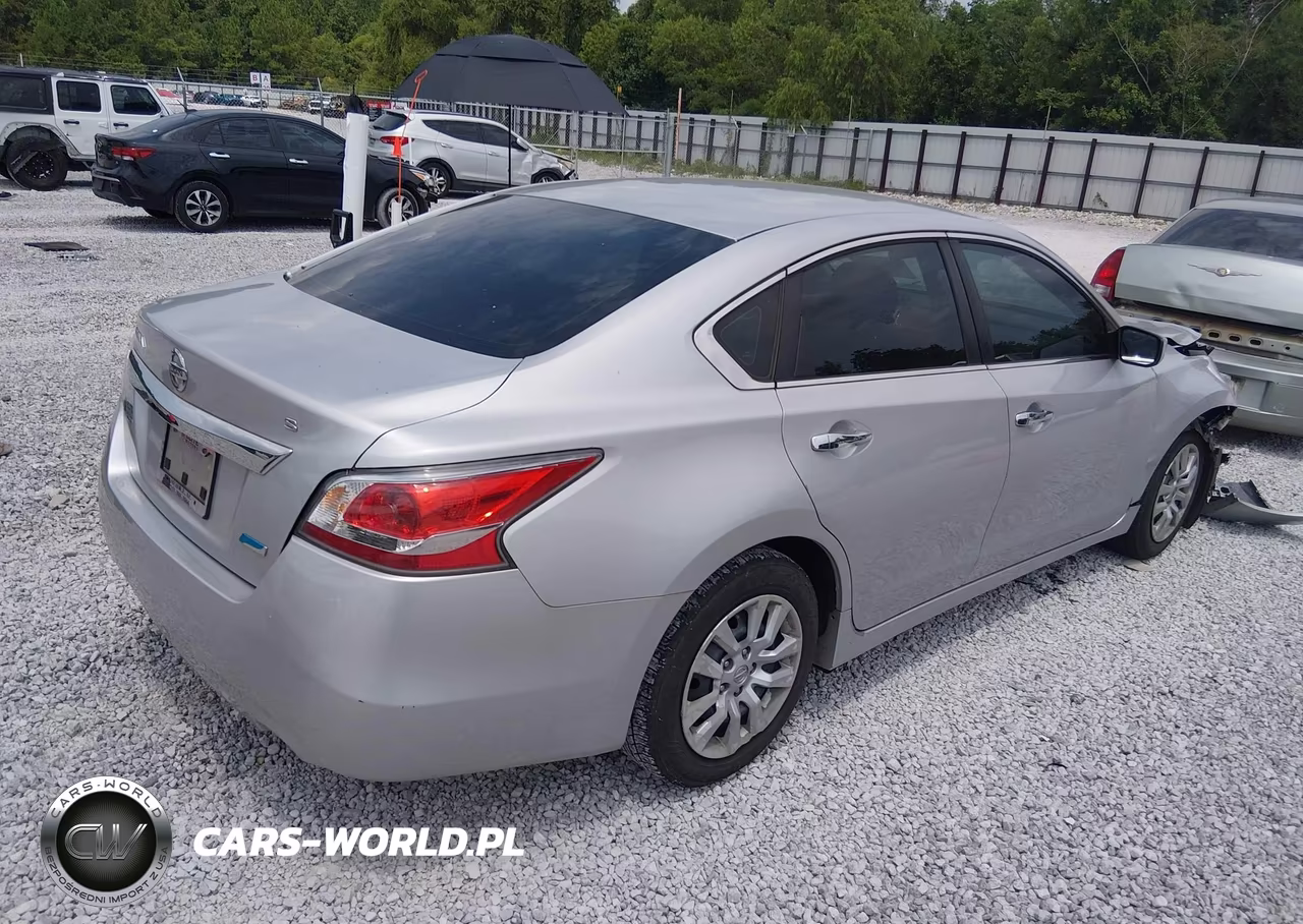 2014 Nissan Altima 2.5 S VIN:1N4AL3AP5EN364553 - 4
