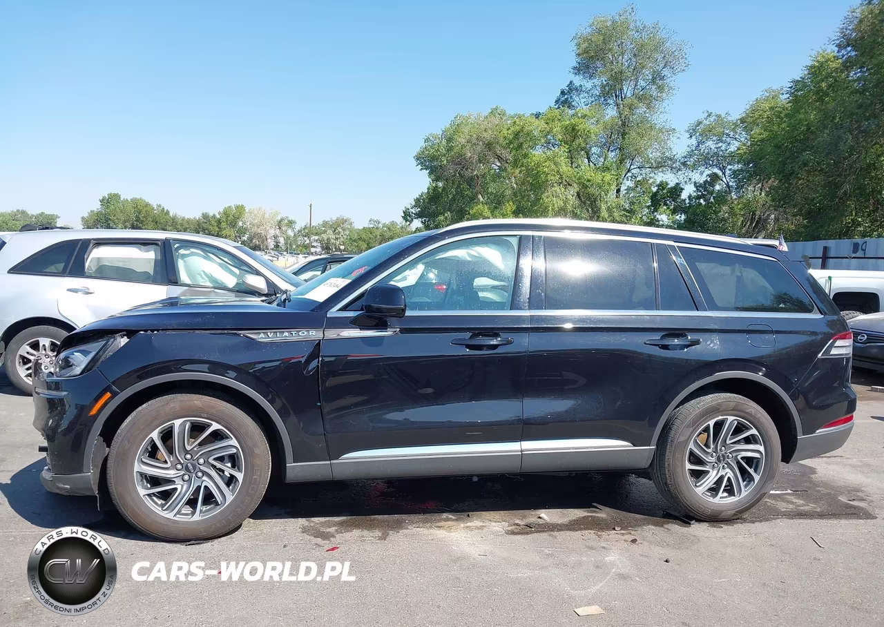 2023 Lincoln Aviator Livery VIN:5LM5J0XC0PGL25759 - 14