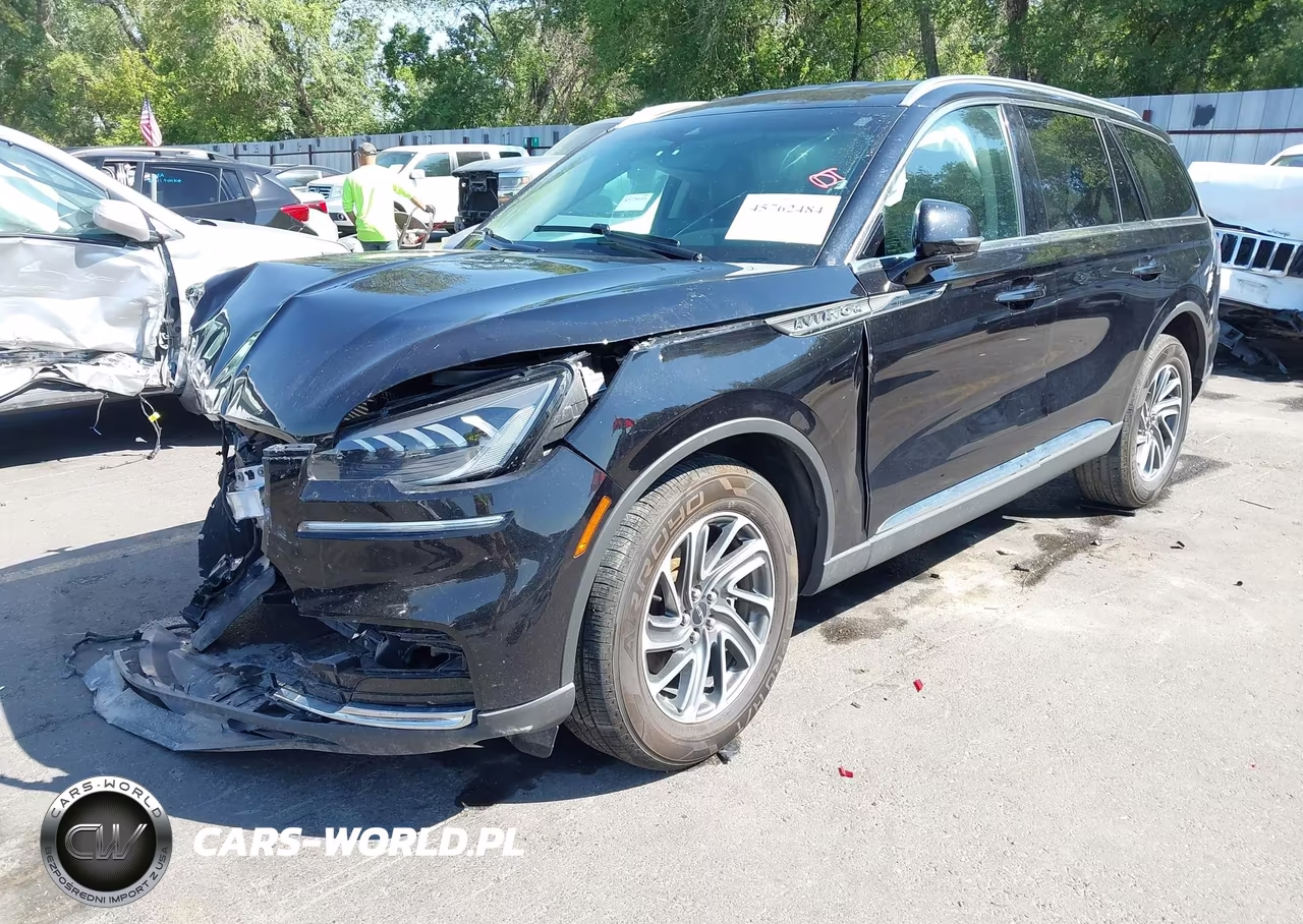 2023 Lincoln Aviator Livery VIN:5LM5J0XC0PGL25759 - 2