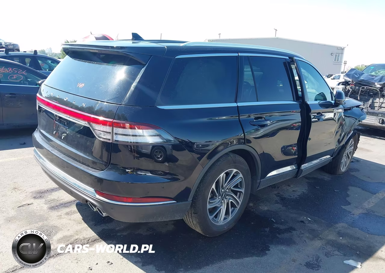 2023 Lincoln Aviator Livery VIN:5LM5J0XC0PGL25759 - 4