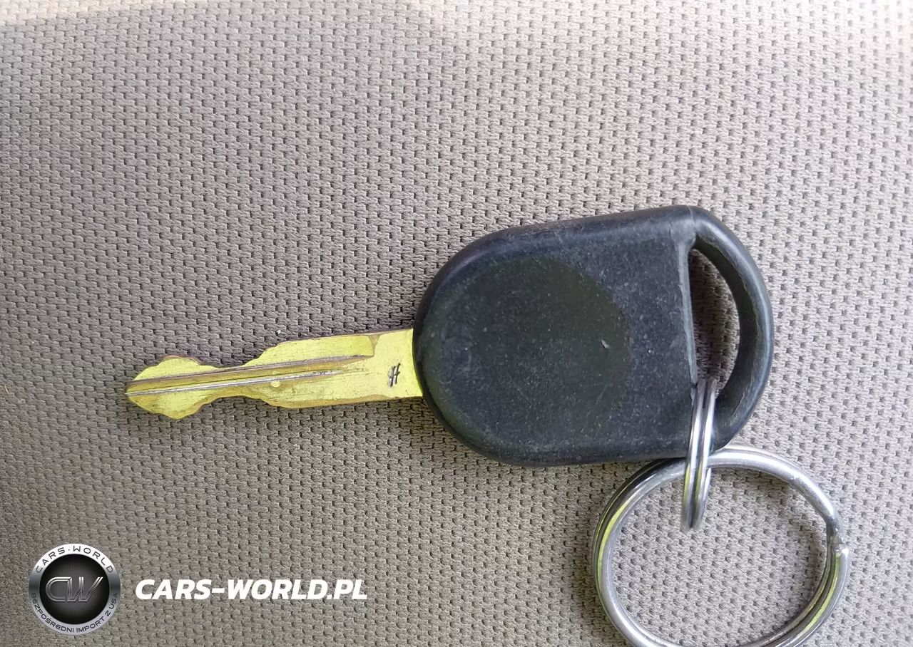 2010 Ford Focus S VIN:1FAHP3EN1AW153088 - 11