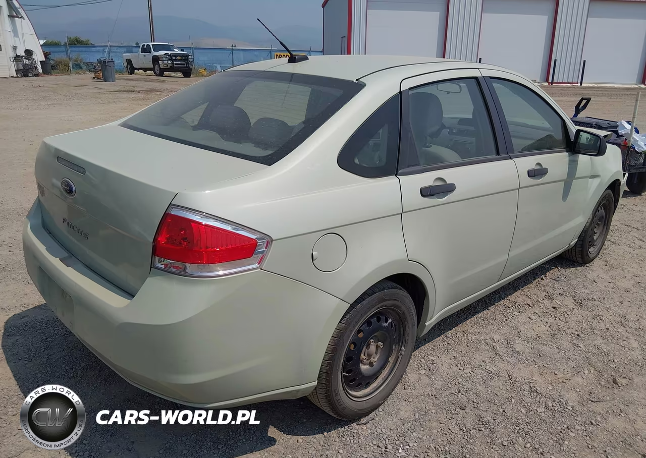 2010 Ford Focus S VIN:1FAHP3EN1AW153088 - 4