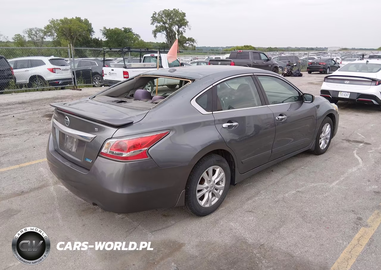 2014 Nissan Altima 2.5 S VIN:1N4AL3AP0EC177636 - 4