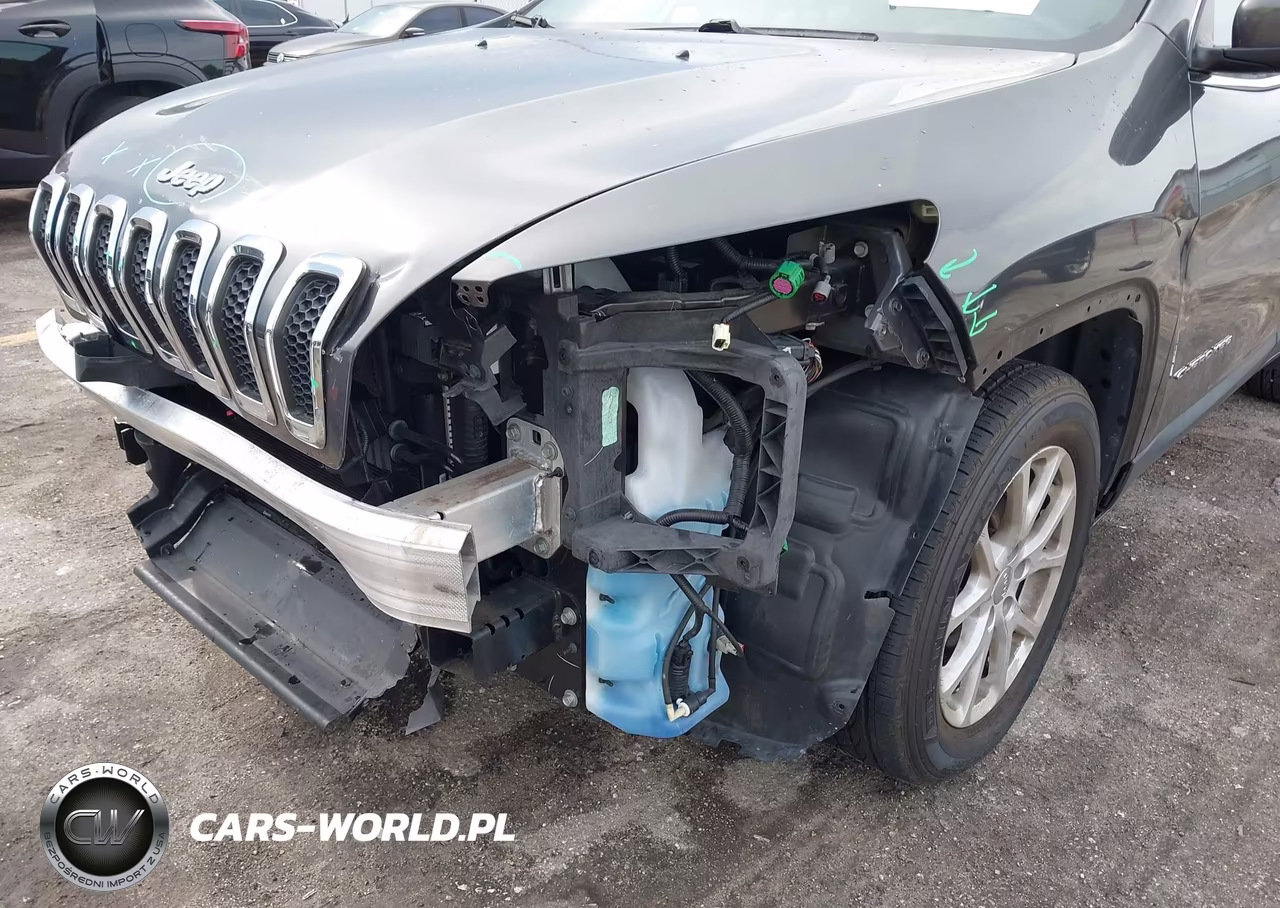 2017 Jeep Cherokee Latitude VIN:1C4PJLCB4HW541667 - 6
