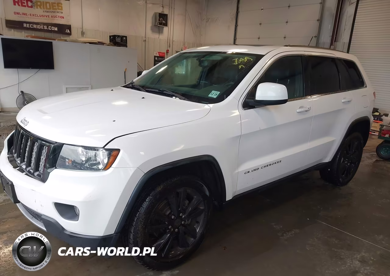 2013 Jeep Grand Cherokee Laredo Altitude VIN:1C4RJFAG0DC599800 - 2
