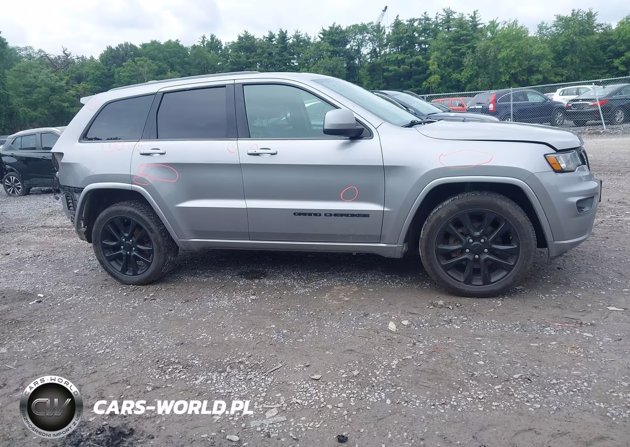 2020 Jeep Grand Cherokee Altitude 4X4 VIN:1C4RJFAG0LC255298 - 13