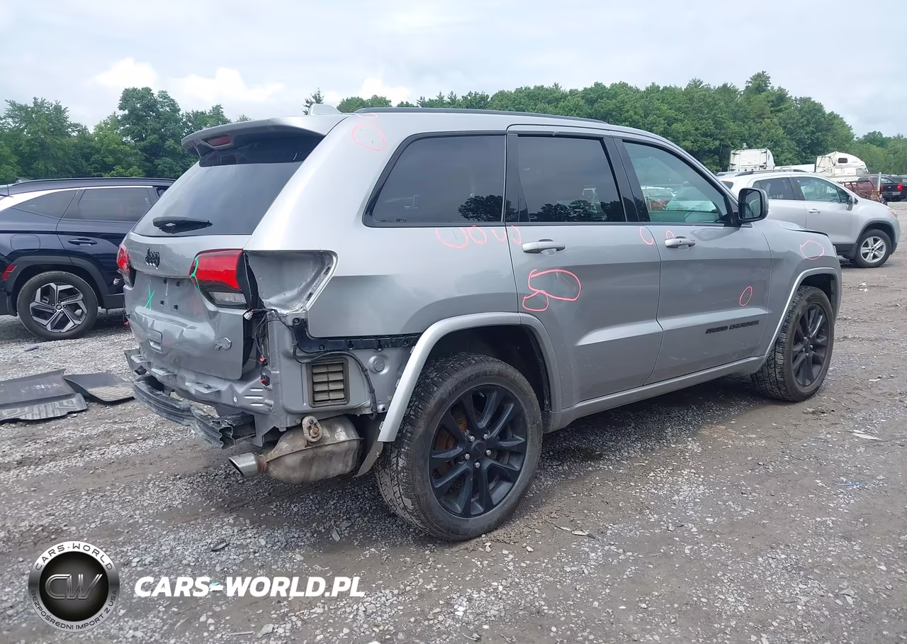 2020 Jeep Grand Cherokee Altitude 4X4 VIN:1C4RJFAG0LC255298 - 4