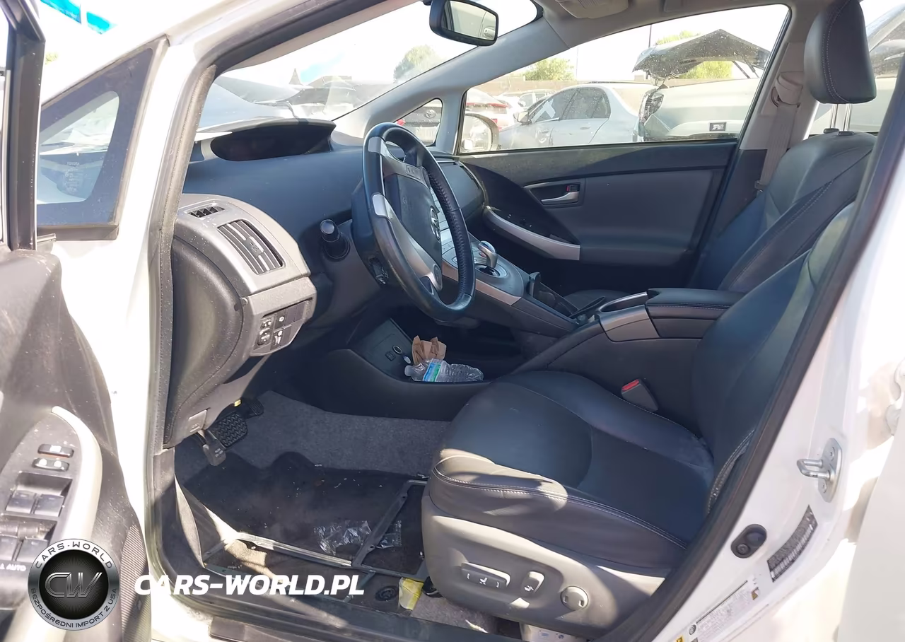 2014 Toyota Prius Five VIN:JTDKN3DU9E1767761 - 5