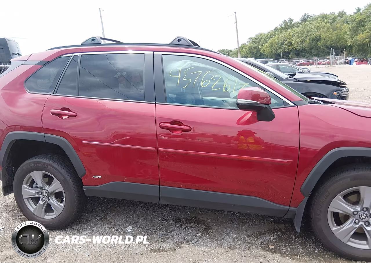 2025 Toyota Rav4 Hybrid Xle VIN:4T3RWRFV1SU180536 - 13