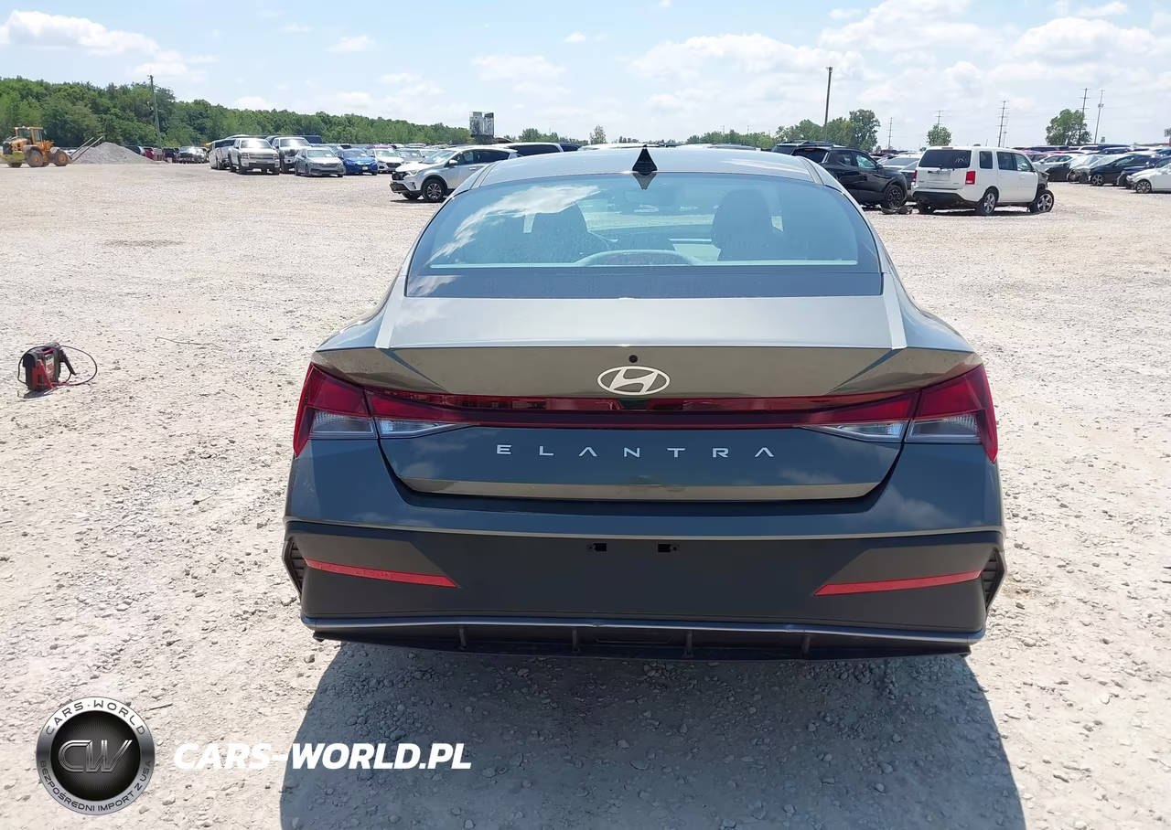 2026 Hyundai Elantra Se VIN:KMHLL4DG1TU205516 - 16