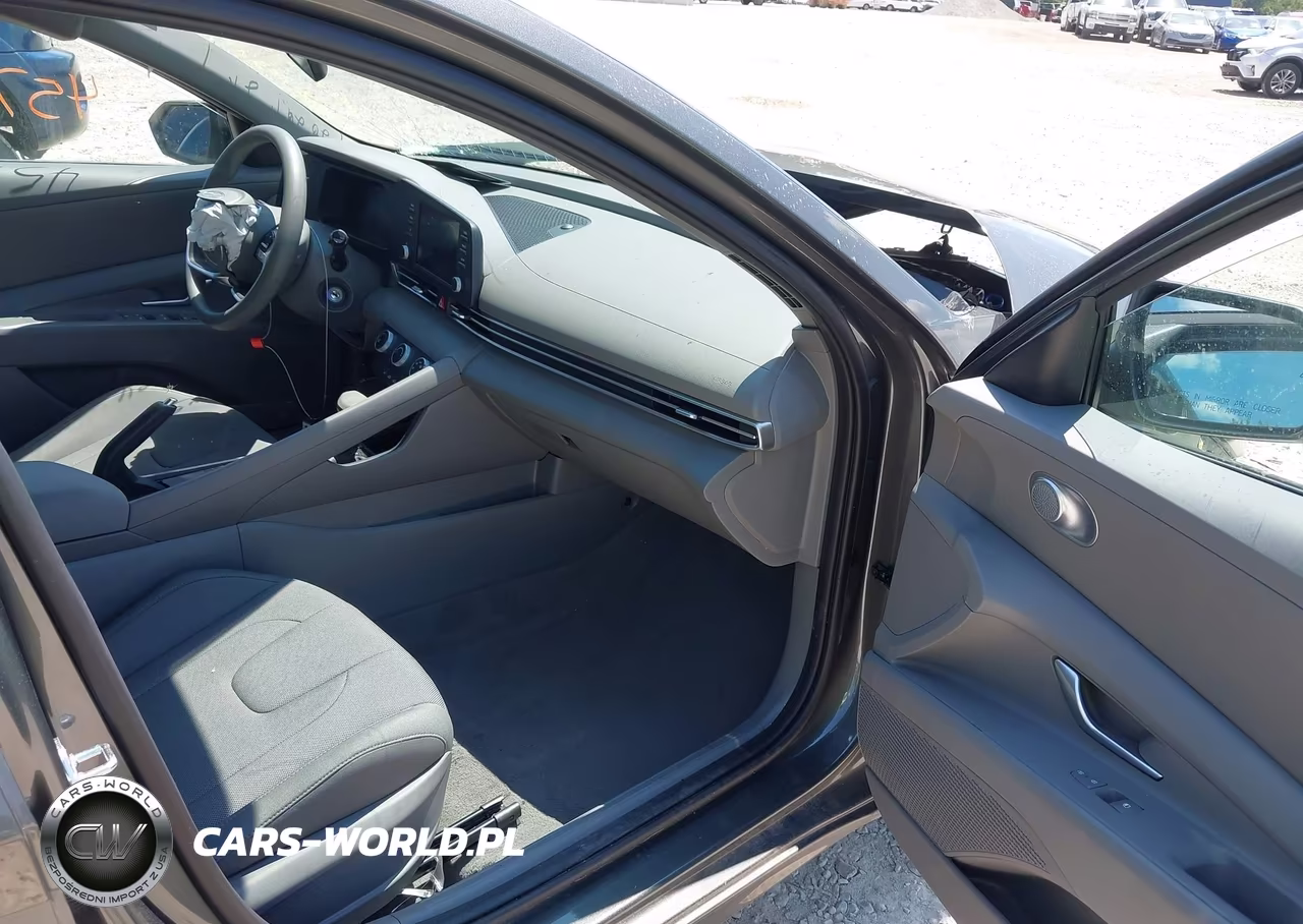 2026 Hyundai Elantra Se VIN:KMHLL4DG1TU205516 - 5