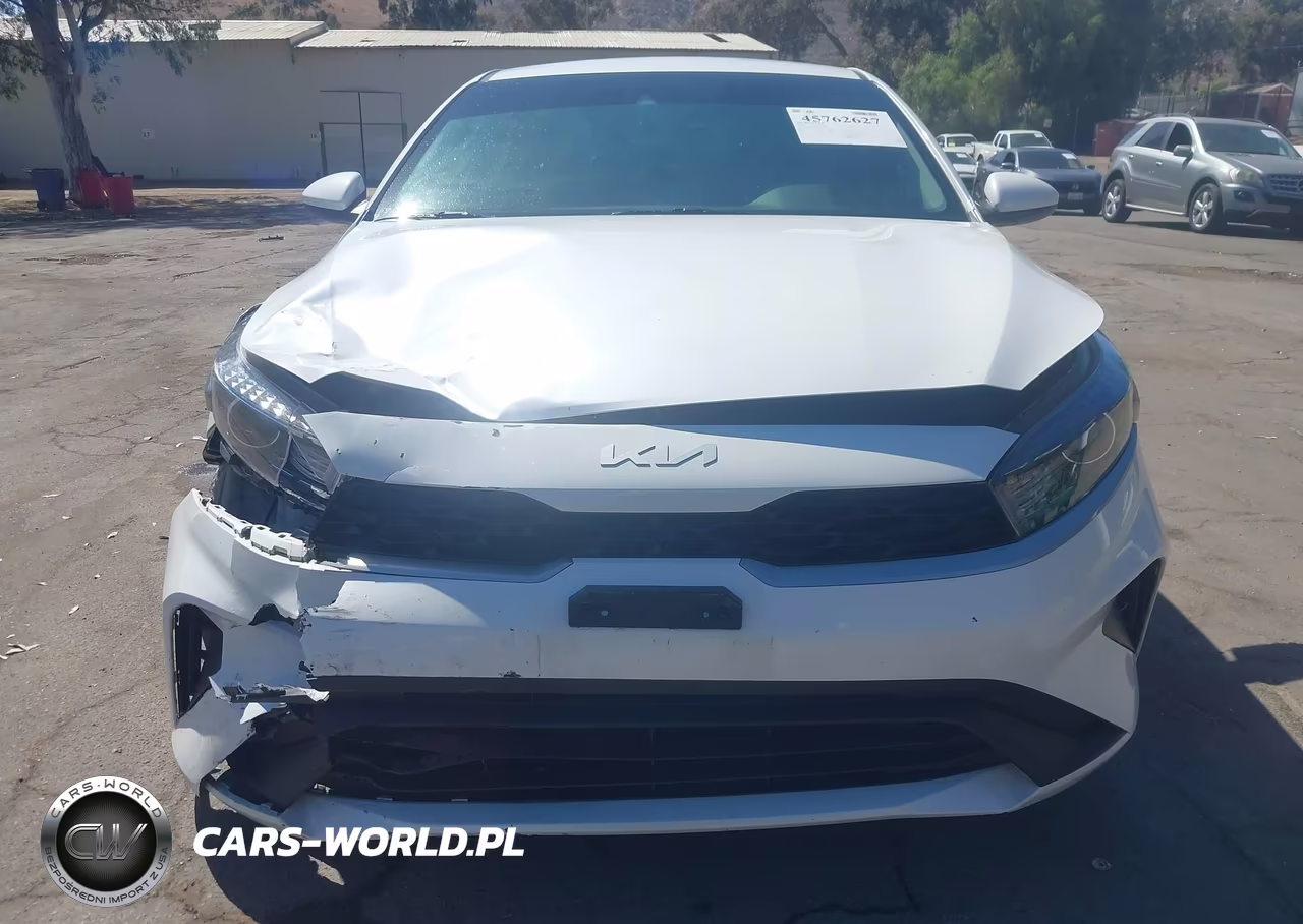 2023 Kia Forte Lxs VIN:3KPF24AD7PE653696 - 13