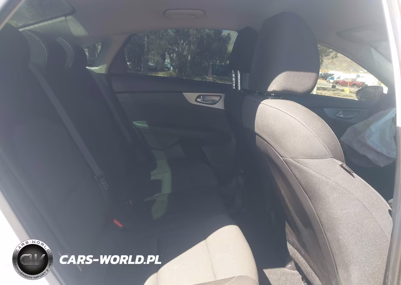2023 Kia Forte Lxs VIN:3KPF24AD7PE653696 - 8