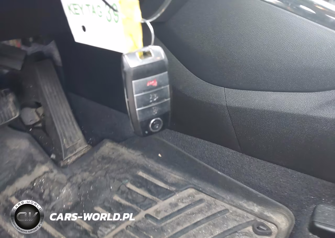 2019 Kia Sorento 3.3L Ex VIN:5XYPHDA53KG534860 - 11