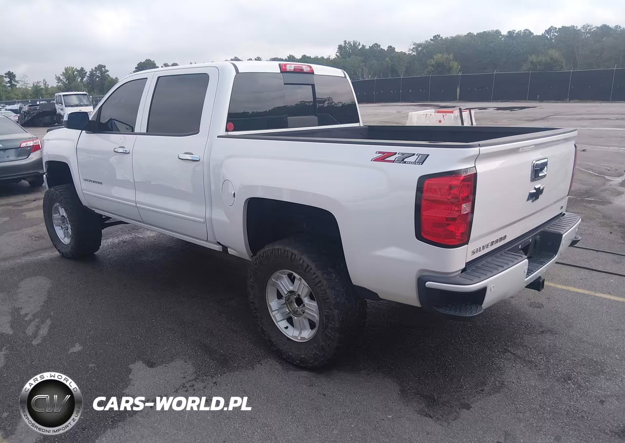 2018 Chevrolet Silverado 1500 2Lt VIN:3GCUKREC7JG472325 - 3