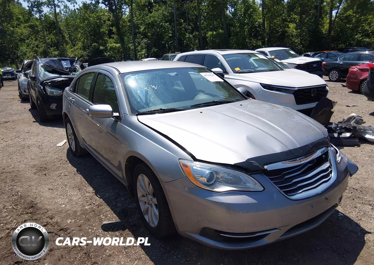 2013 Chrysler 200 Touring – zdjęcie 1 z 16