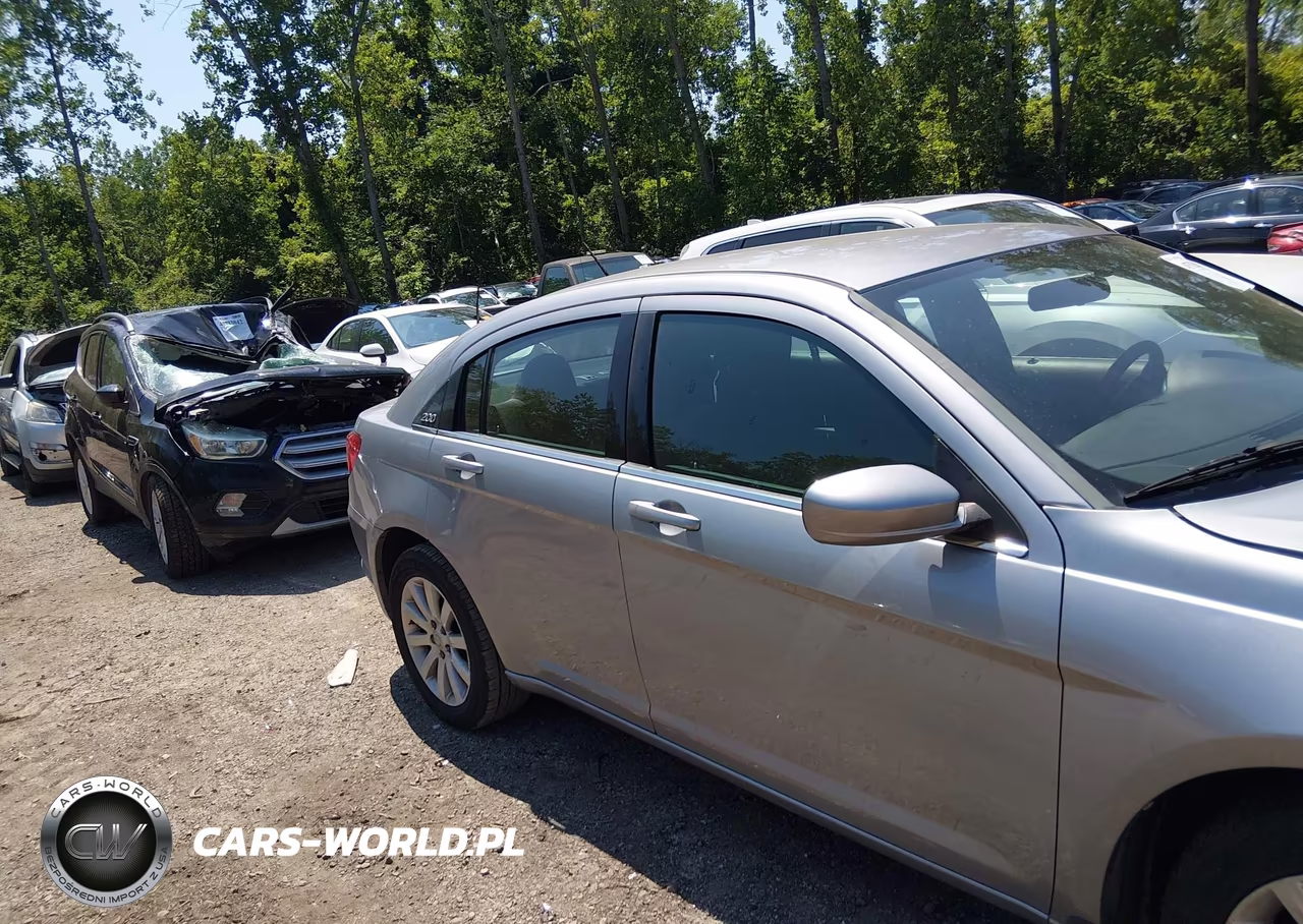 2013 Chrysler 200 Touring VIN:1C3CCBBB5DN762509 - 13