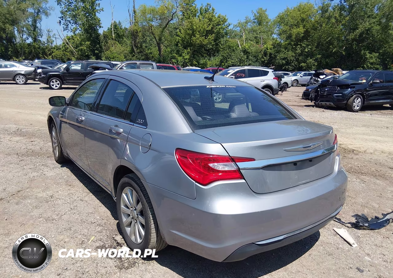2013 Chrysler 200 Touring VIN:1C3CCBBB5DN762509 - 3