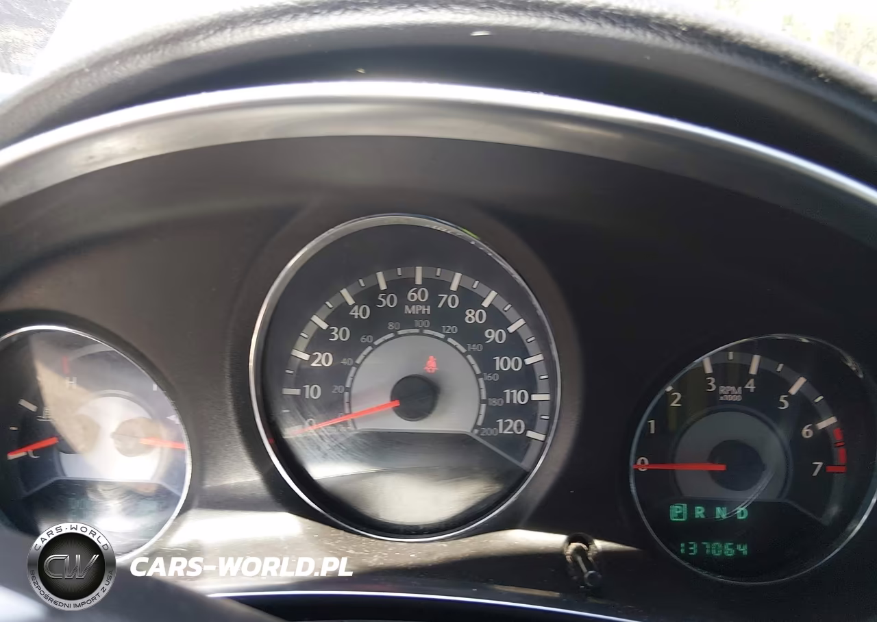 2013 Chrysler 200 Touring VIN:1C3CCBBB5DN762509 - 7