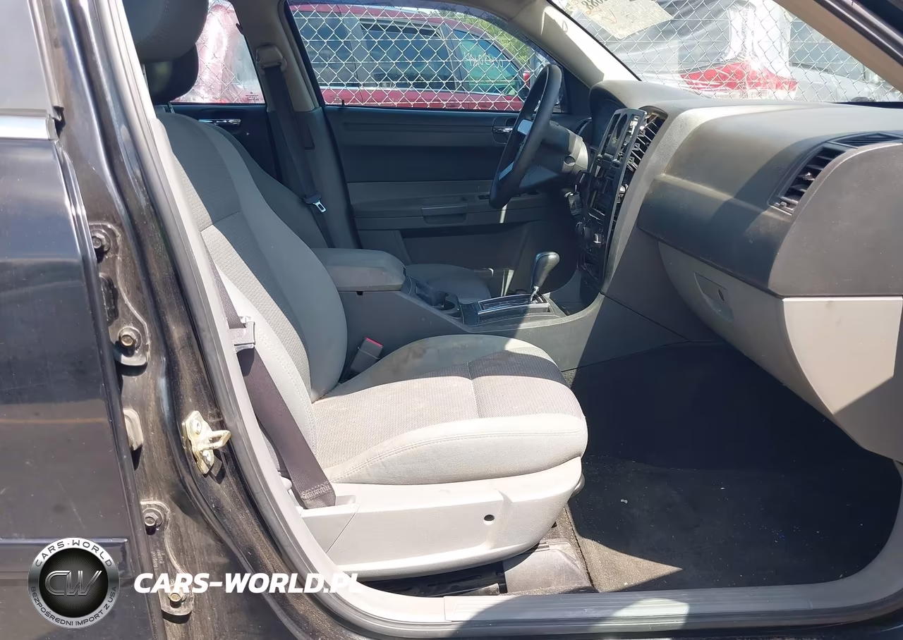 2005 Chrysler 300 VIN:2C3JA43R65H540043 - 5