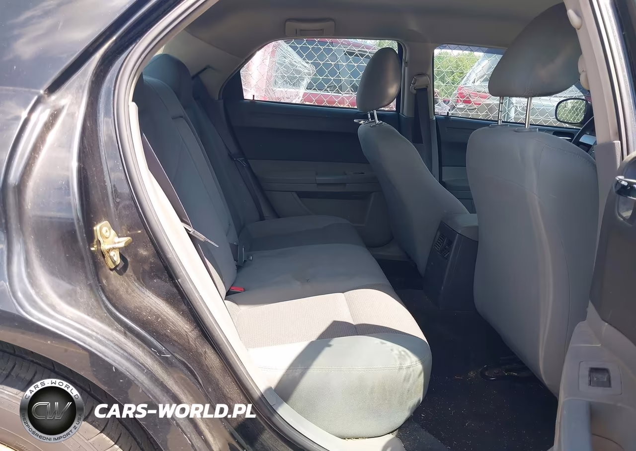 2005 Chrysler 300 VIN:2C3JA43R65H540043 - 8