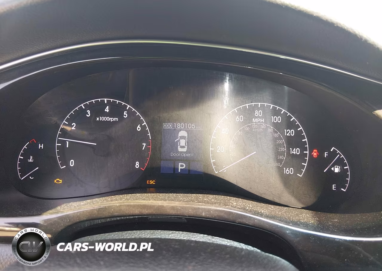 2012 Hyundai Genesis 3.8 VIN:KMHGC4DD9CU158114 - 7