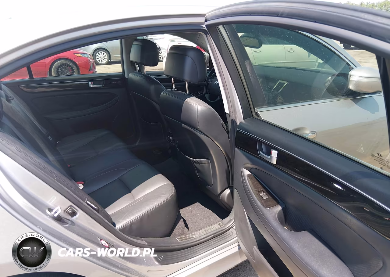 2012 Hyundai Genesis 3.8 VIN:KMHGC4DD9CU158114 - 8