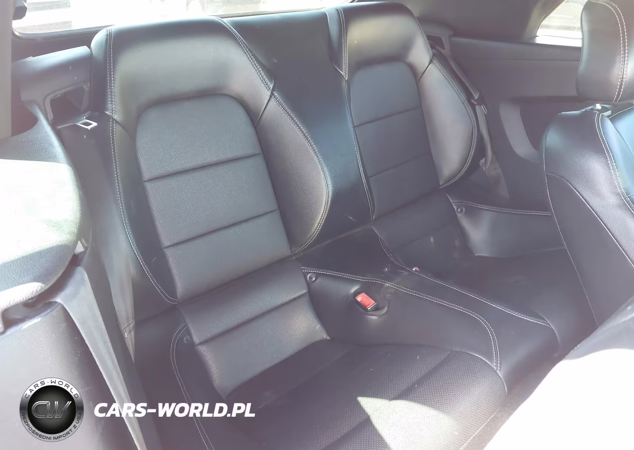 2019 Ford Mustang Ecoboost Premium VIN:1FATP8UH0K5171026 - 8