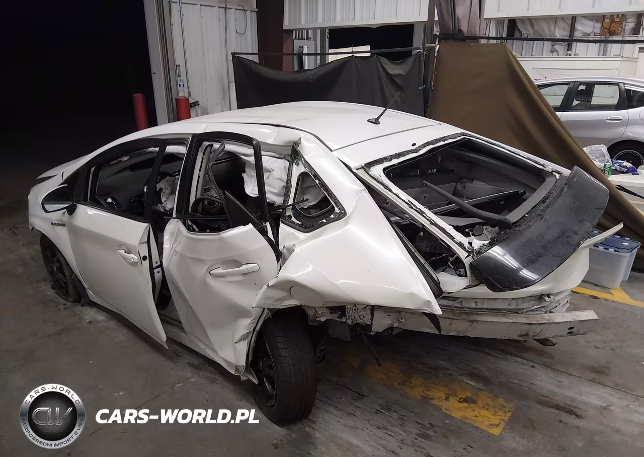 2015 Toyota Prius VIN:JTDKN3DU0F0481899 - 3